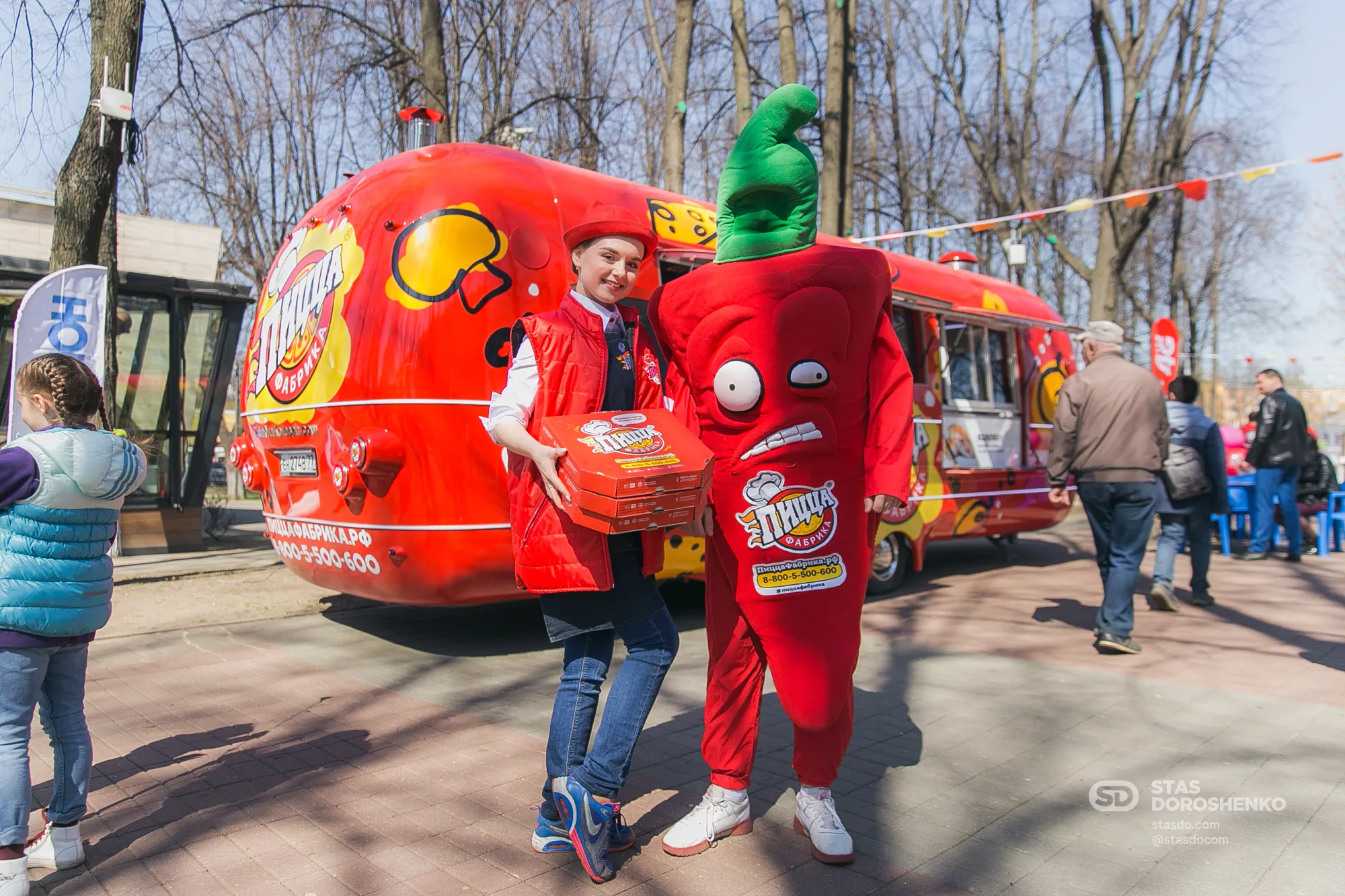 Логотип, брендинг и маркетинг франчайзинговой сети «ПиццаФабрика» с нуля